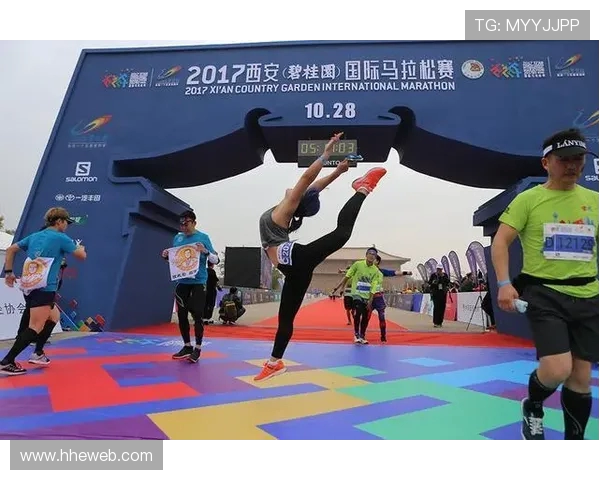 城市马拉松精彩回顾北京街舞队展现力量与激情的完美结合