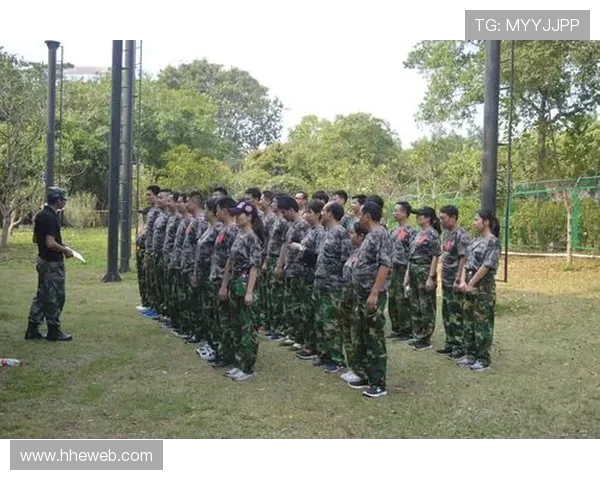 深圳滑板队团队协作模式深度对比与分析探讨 深圳滑板队团队协作模式深度对比与分析探讨