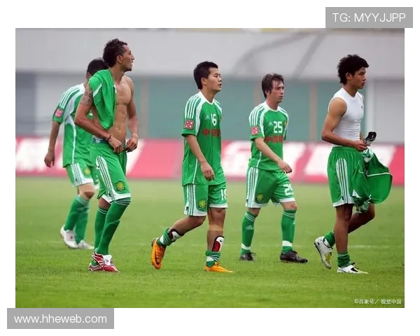 东京绿茵与冈山绿队对决分析赛前形势与战术策略探讨