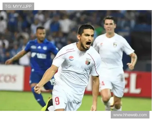 拉腊与克鲁塞罗激战正酣谁能在这场对决中笑到最后