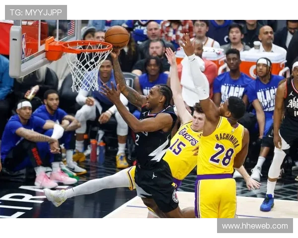 爵士与活塞31号的精彩对决揭示篮球战术与球员风采的完美结合