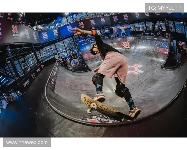 杭州极限运动队在滑板精英赛中以79分领先积分榜，展现出色实力与团队合作